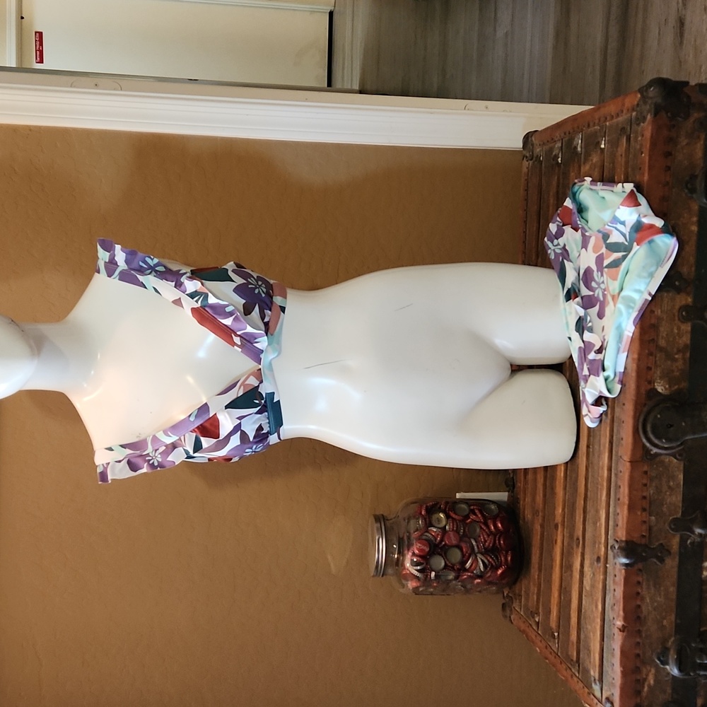 NWOT Trim & Tru 2-piece Swimsuit (0668)